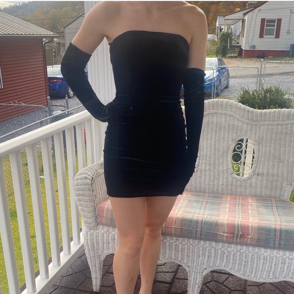 Portia and Scarlett Elegant Black Strapless Dress